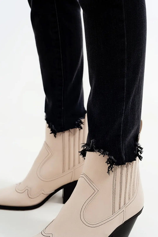 Skinny jeans in washed black