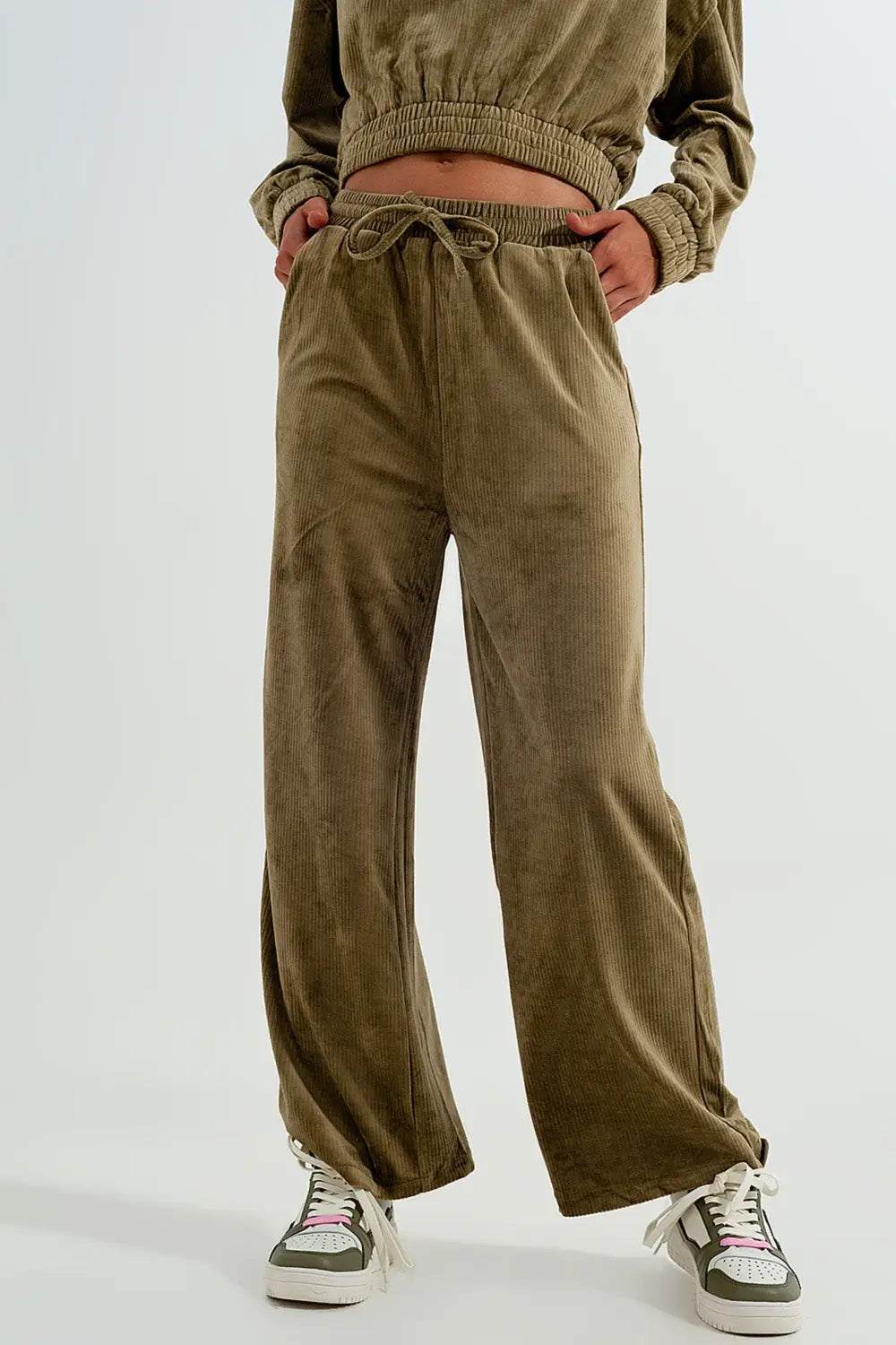 Jogger with drawstring waist in green - Pants