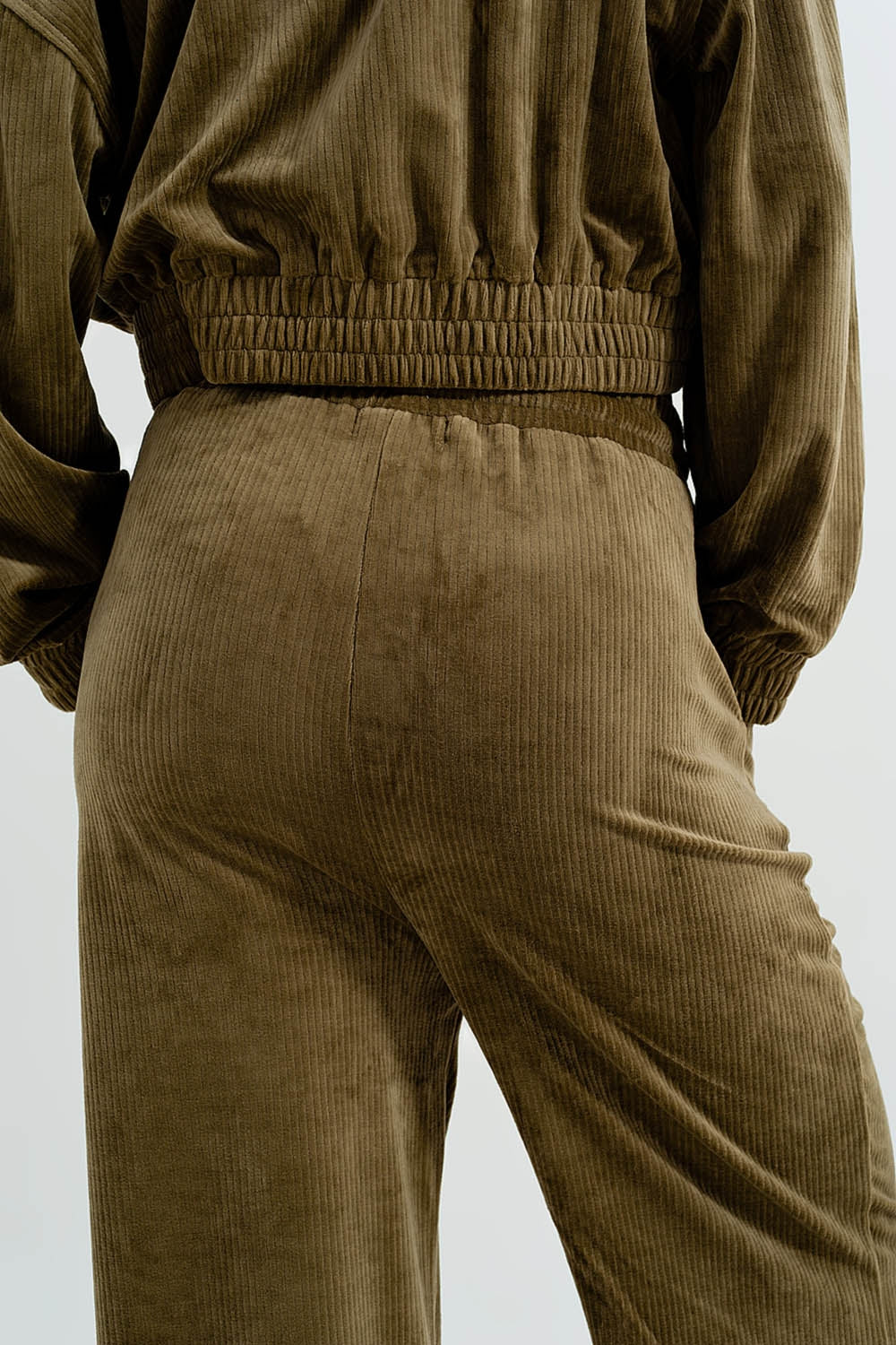 Jogger with drawstring waist in green