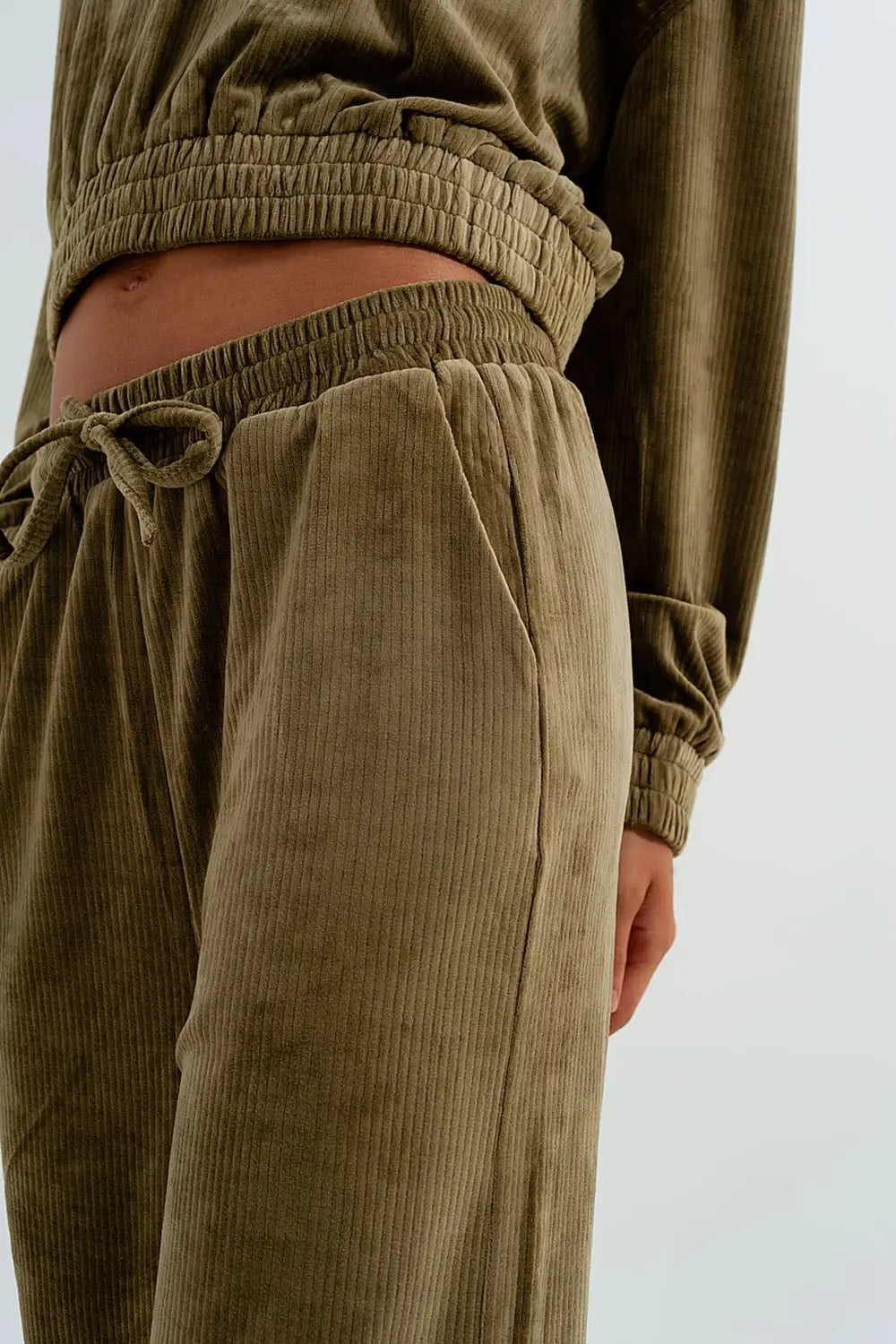 Jogger with drawstring waist in green - Pants