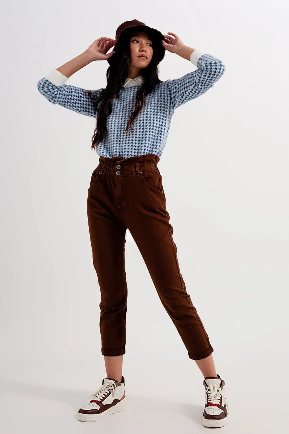 Elasticated paper bag waist mom jean in brown - Colored Jeans