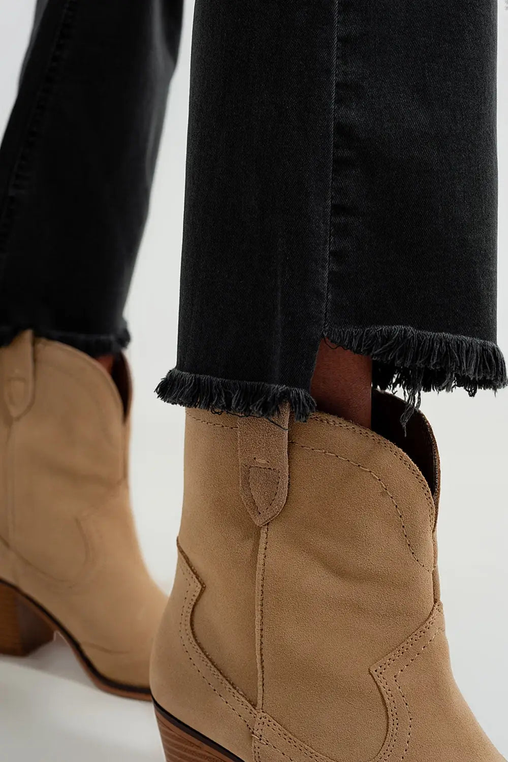 Flare jeans in dark grey with asymmetric detail - Colored Jeans
