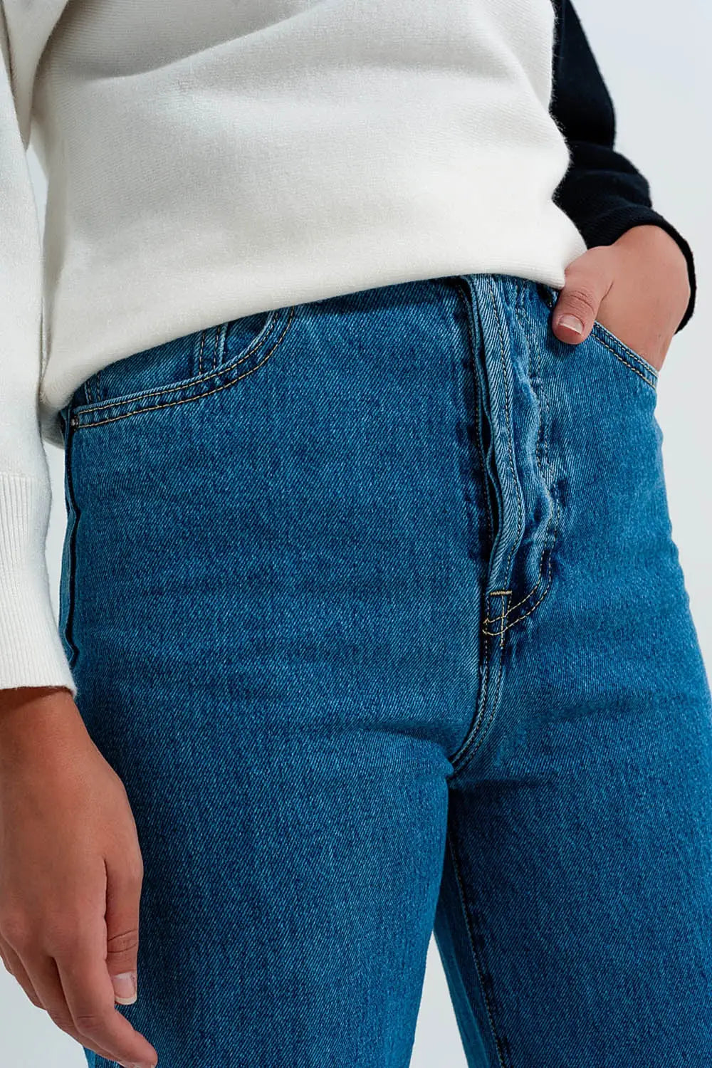 High waisted mom jeans in vintage blue