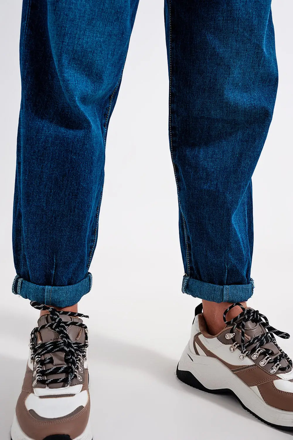 Medium blue pleat front pegged Jeans