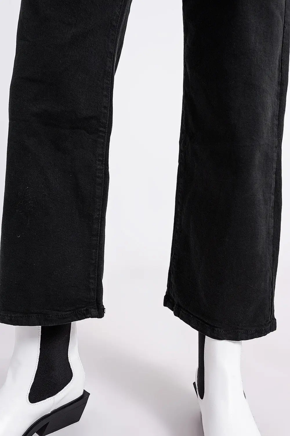 Cropped wide leg jeans in black - Colored Jeans