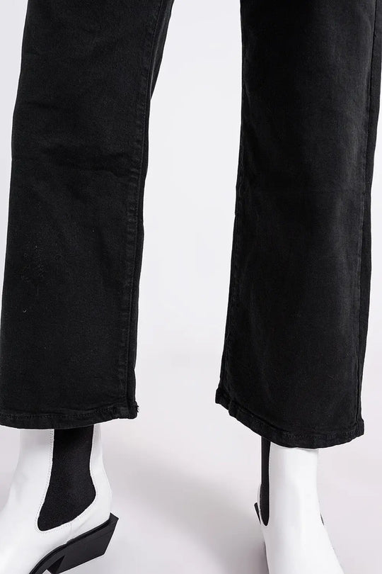 Cropped wide leg jeans in black - Colored Jeans