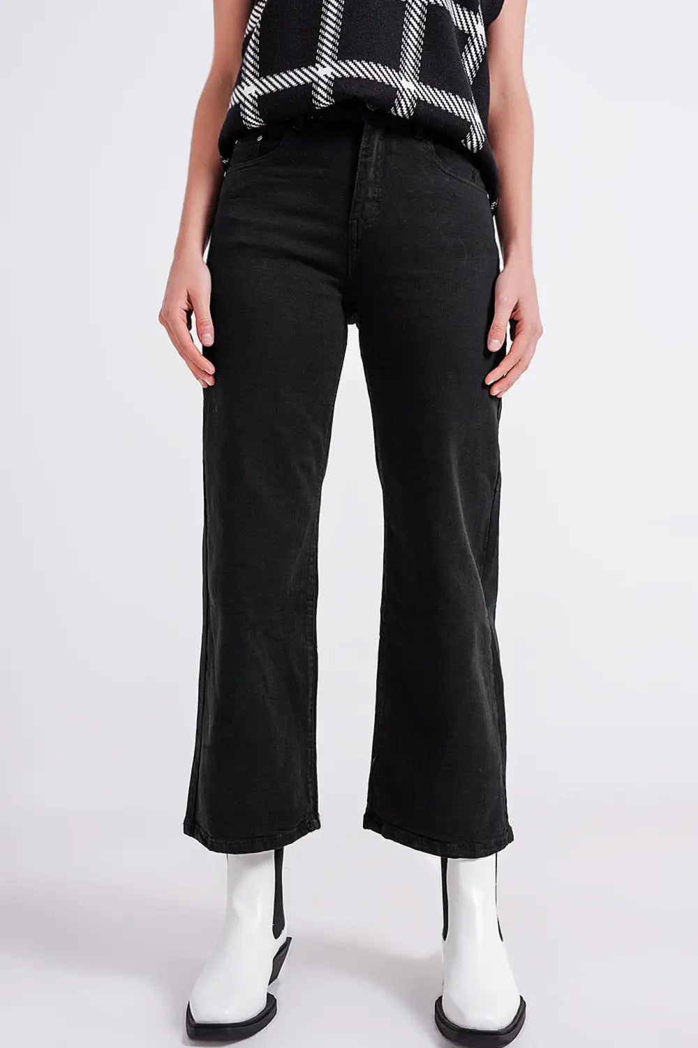 Cropped wide leg jeans in black - Colored Jeans