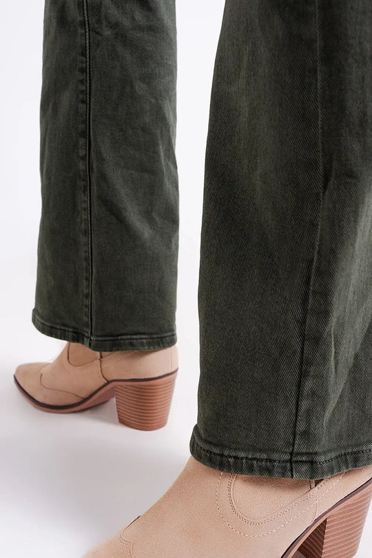 Flared jeans in olive - Colored Jeans