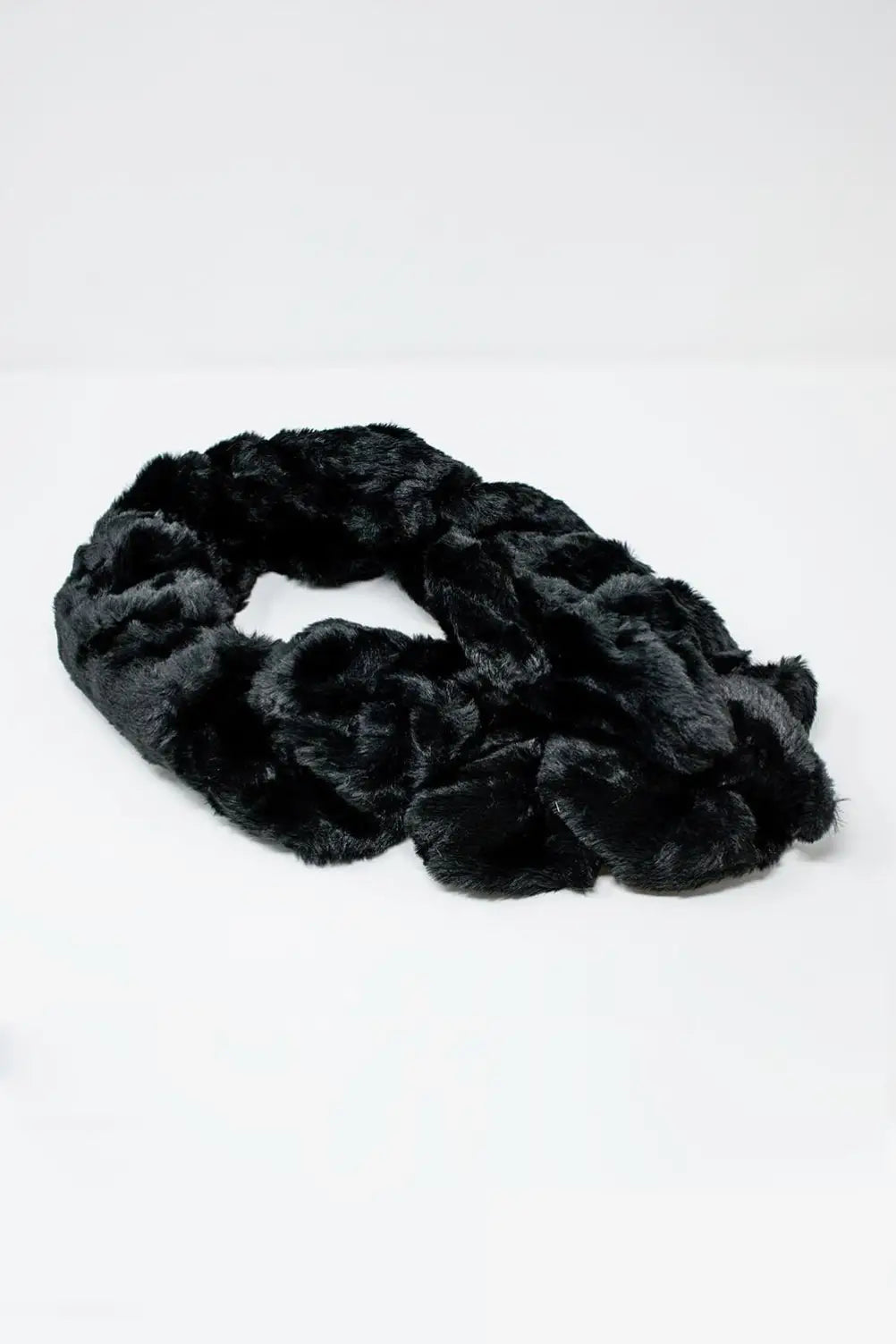 Faux fur collar in black - BLACK / ONE - Scarves