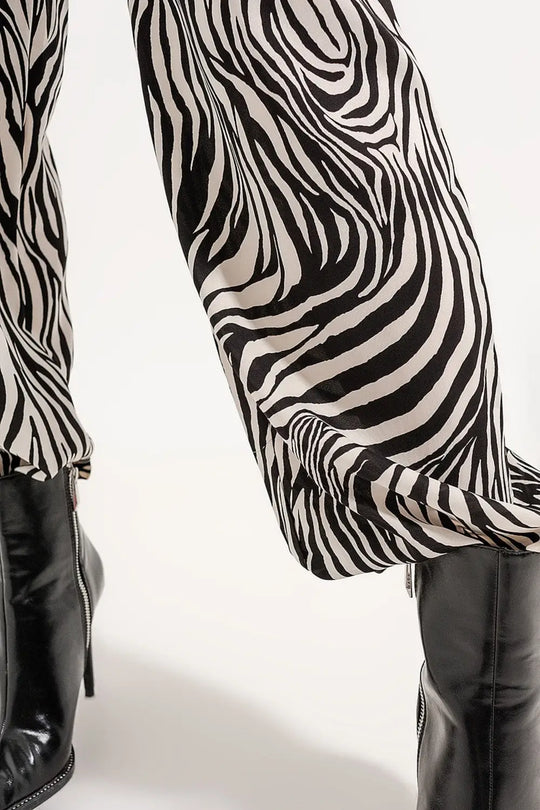 Wide leg trousers in zebra print - Pants