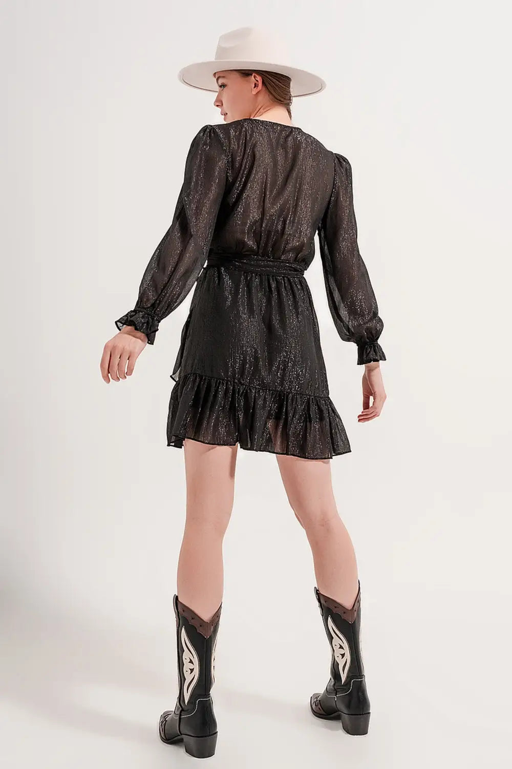 Mini dress with flippy hem in black - Dresses