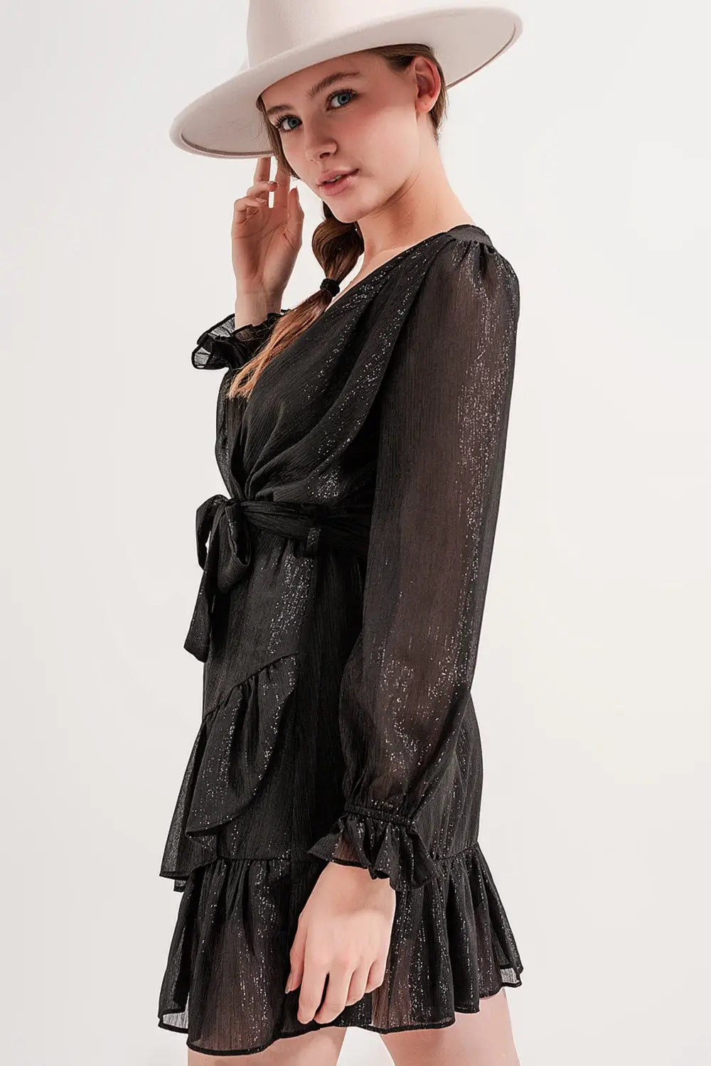 Mini dress with flippy hem in black - Dresses