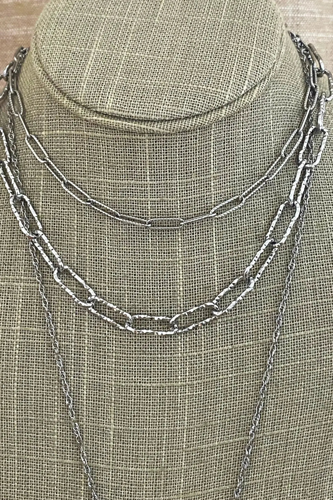 STATEMENT PAPERCLIP NECKLACE