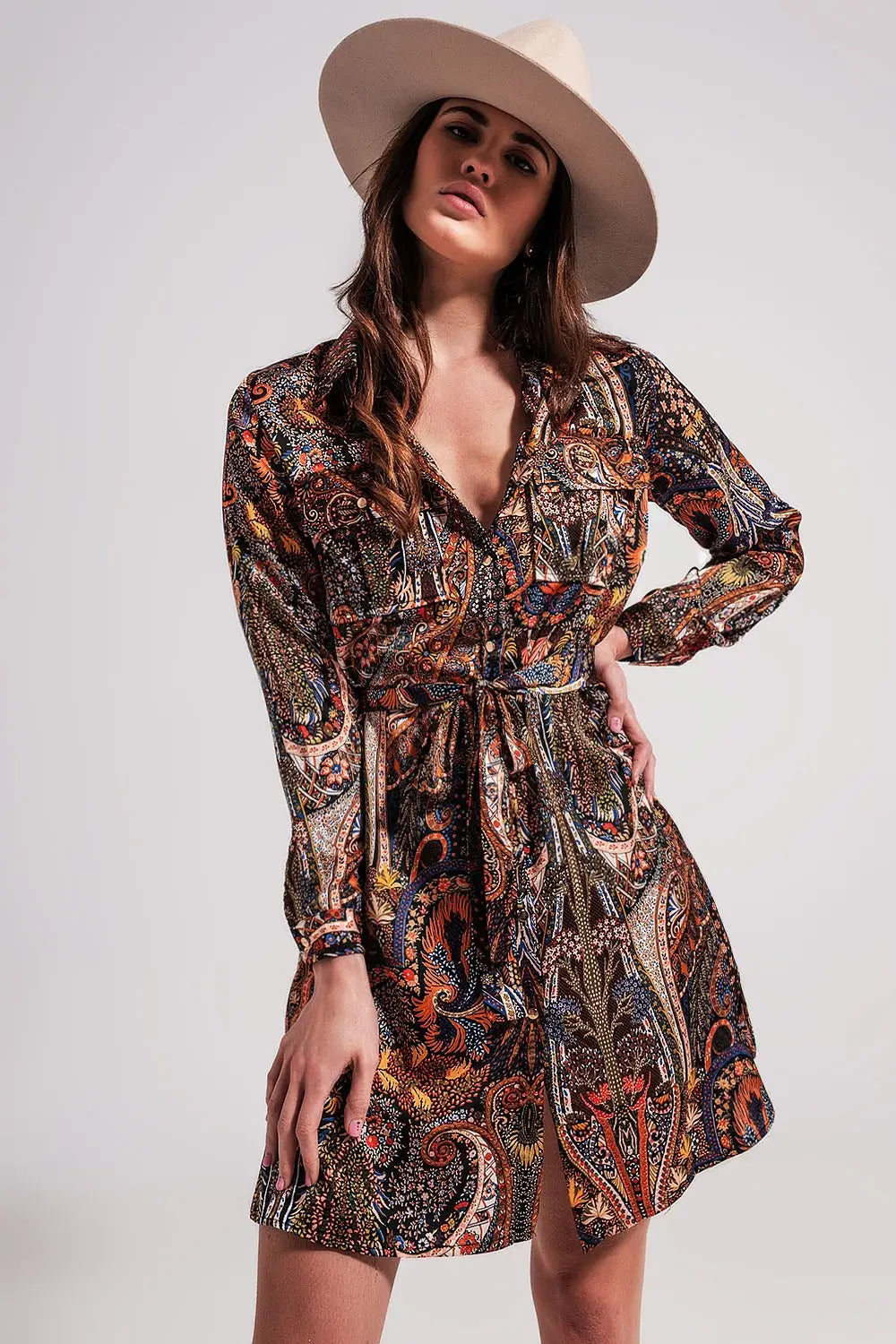 Long Sleeve paisley mini Dress in black - Dresses