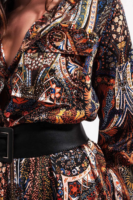 Long Sleeve paisley mini Dress in black - Dresses