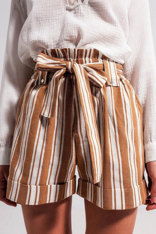 Shorts with paperbag waist in beige - Pants