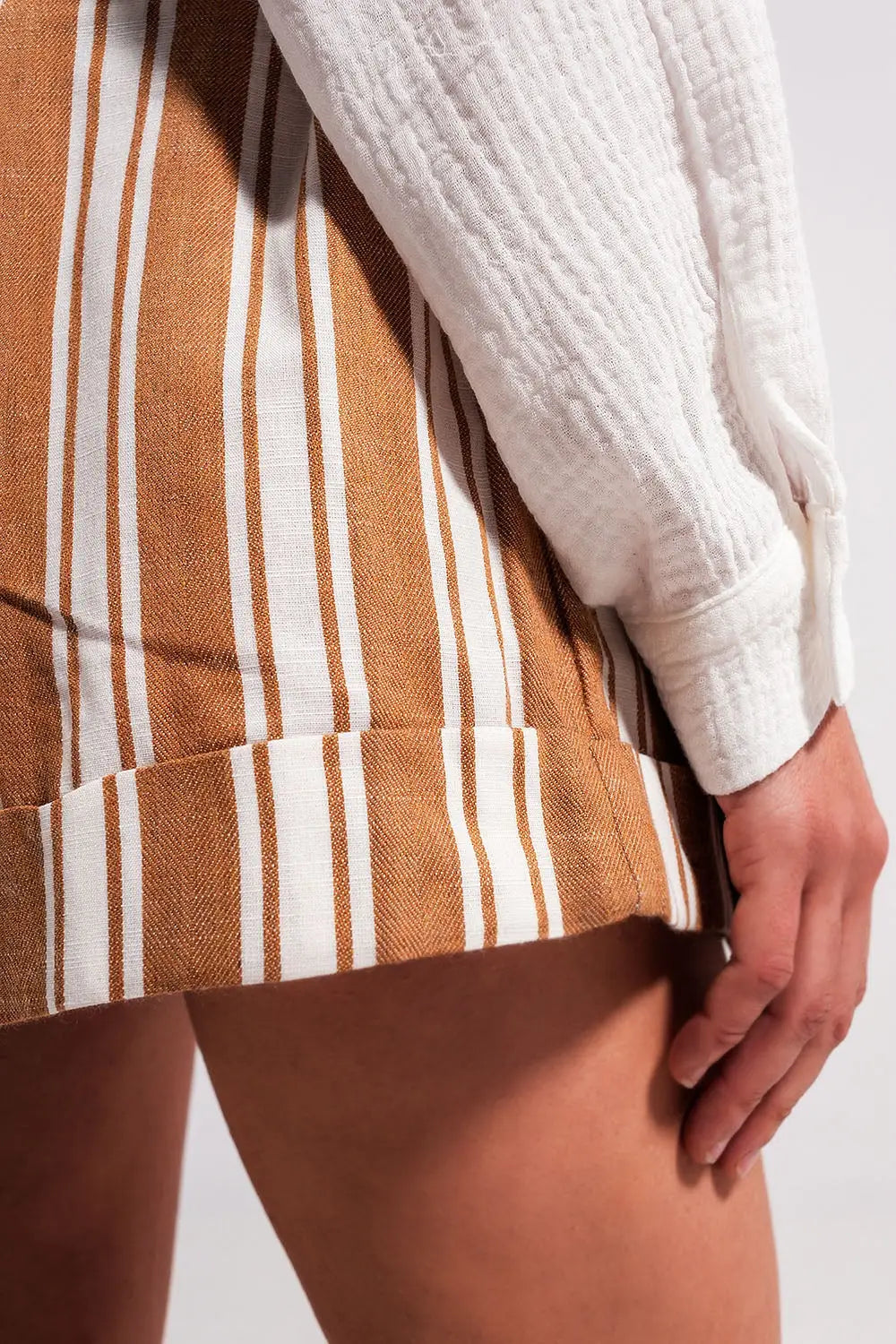 Shorts with paperbag waist in beige - Pants