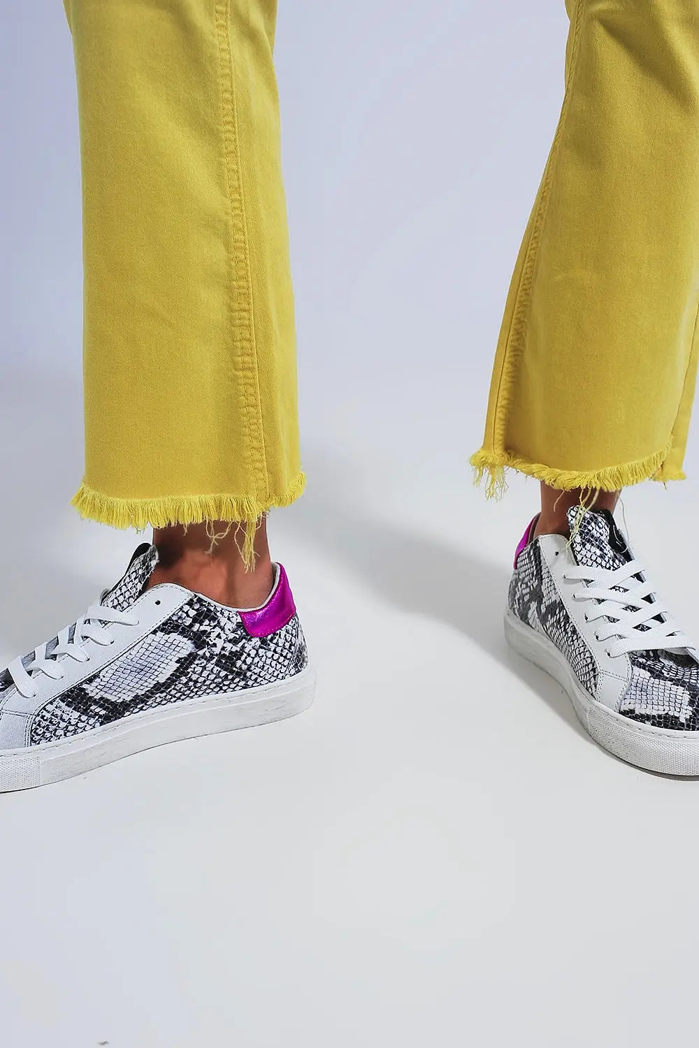 Straight Pants in yellow with wide ankles - Colored Jeans