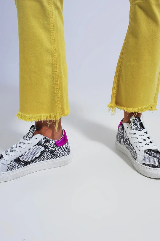 Straight Pants in yellow with wide ankles - Colored Jeans