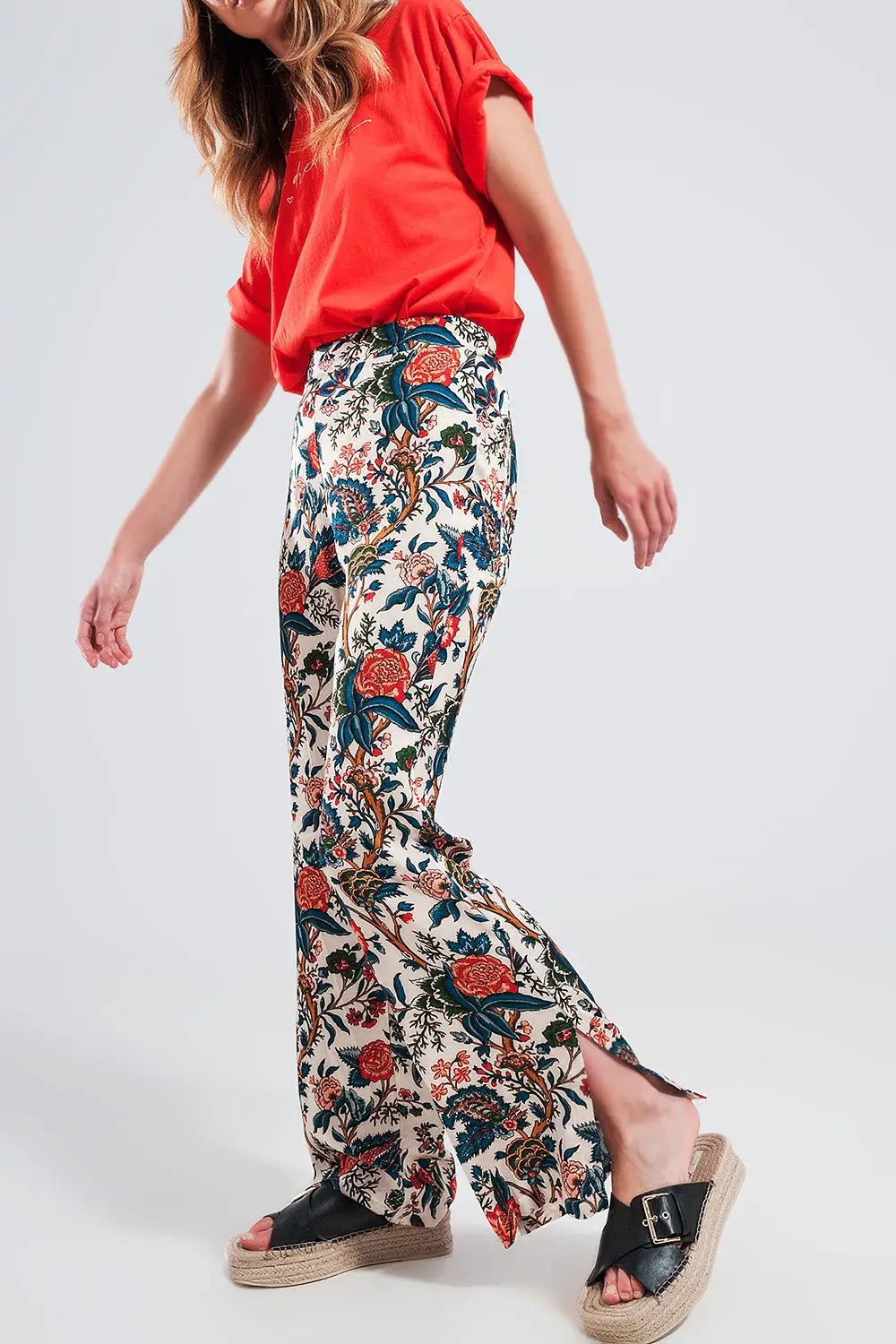 Wide leg pants in beige paisley floral - Pants