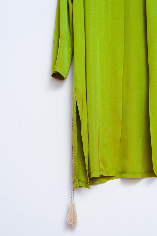 Satin kimono in green