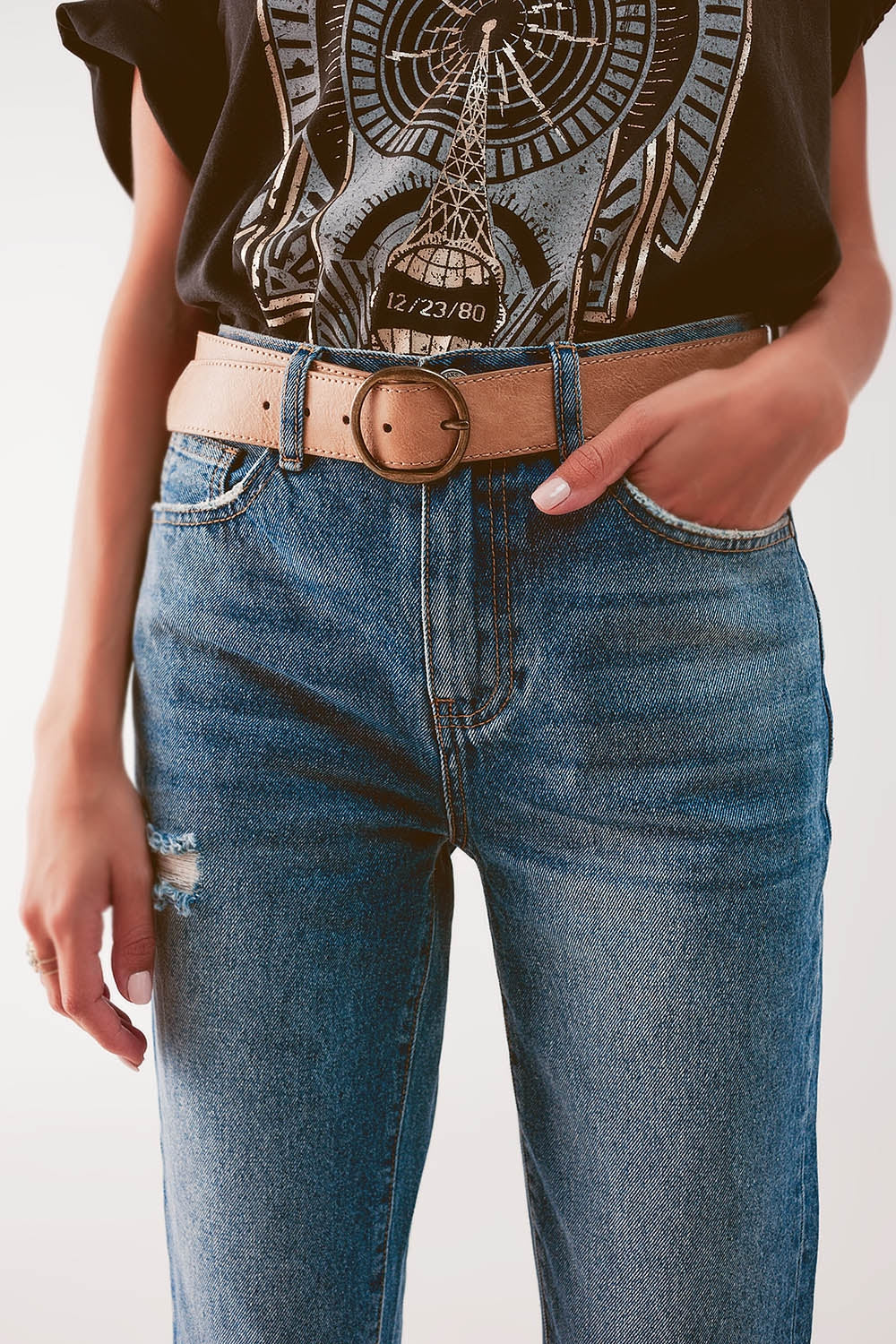 High waist jean with thigh slash in midblue
