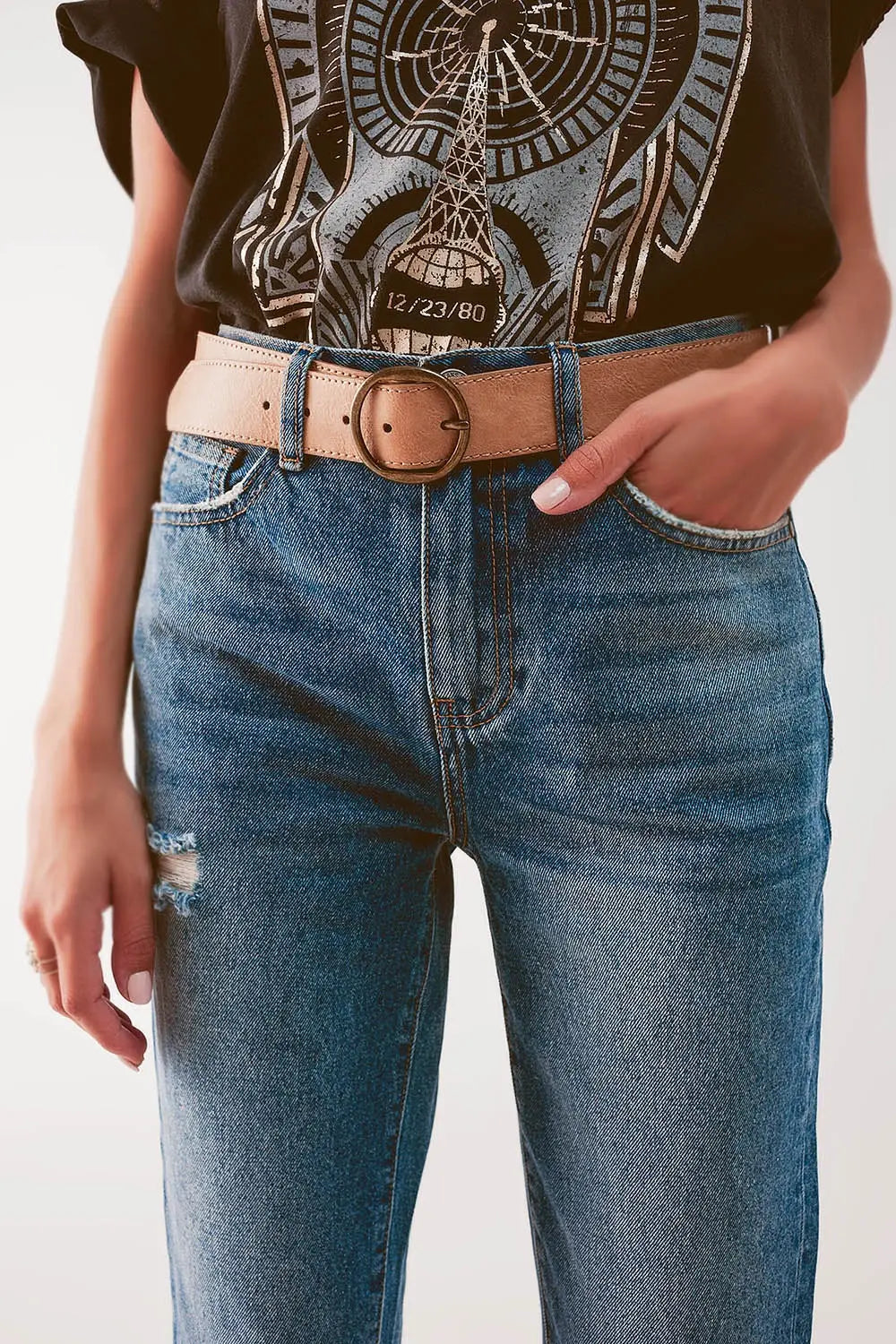 High waist jean with thigh slash in midblue