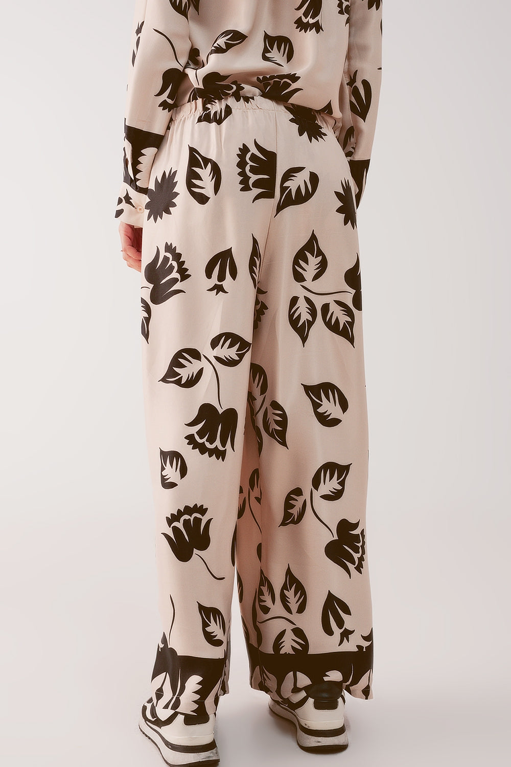 Elasticated super wide leg pants in creme