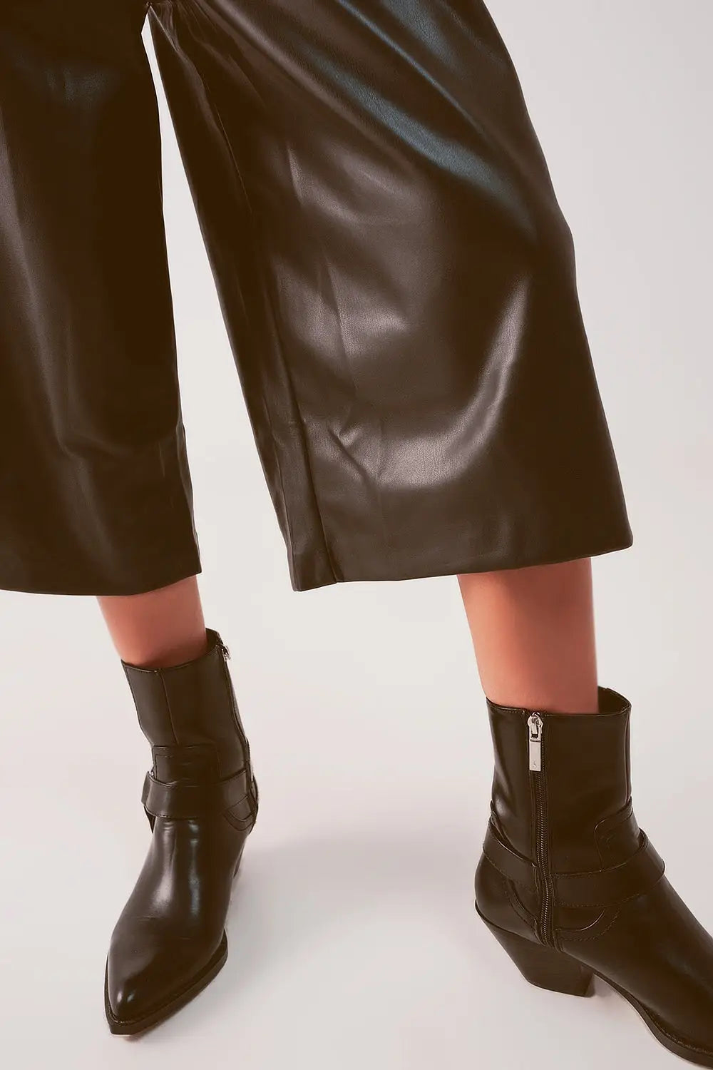 Faux leather wide leg culotte in black - Pants