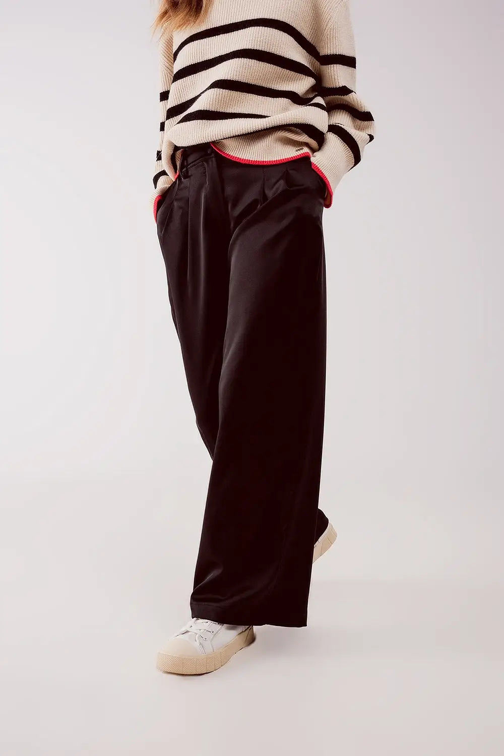 Palazzo pleated pants in black - Pants