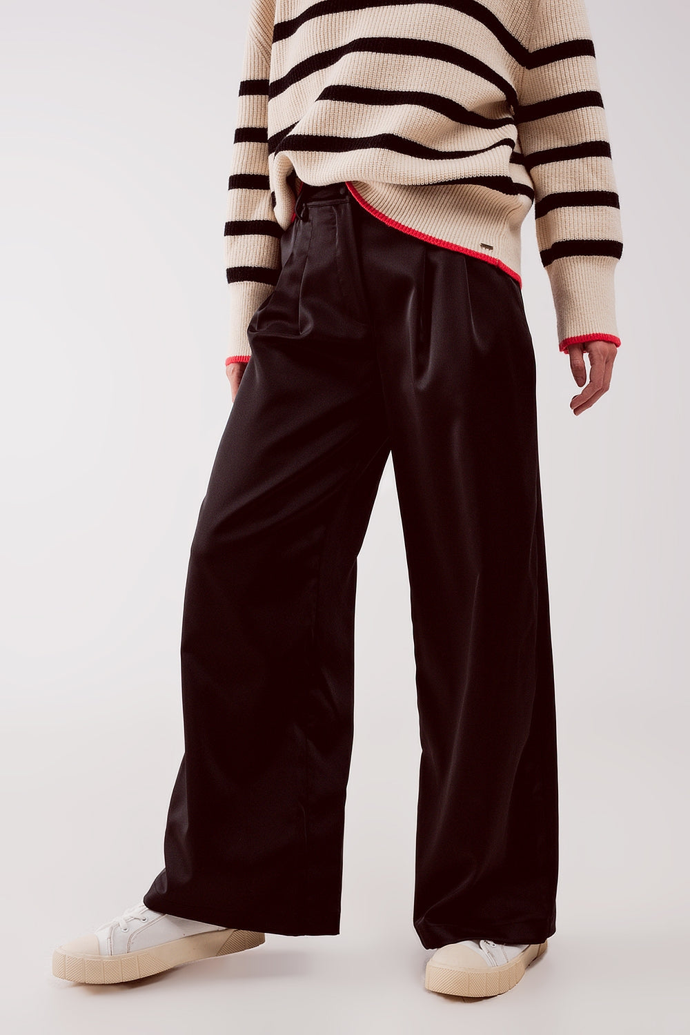 Palazzo pleated pants in black