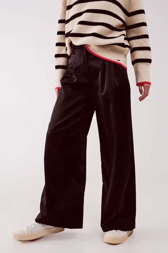 Palazzo pleated pants in black - Pants