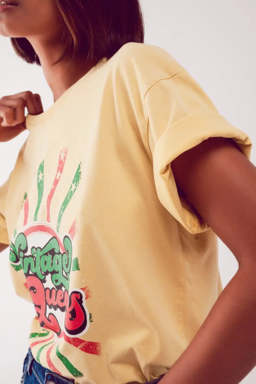 Relaxed t shirt with yellow Vintage Queens graphic print - YELLOW / ONE - T-Shirts