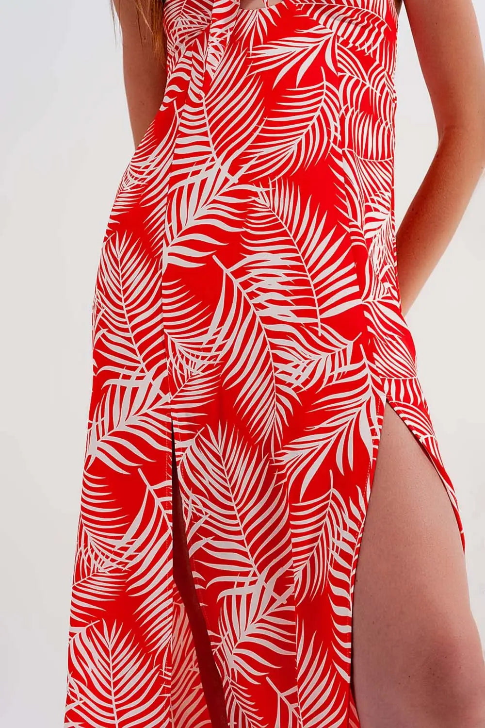 Maxi dress with splits in red leaves print - Dresses