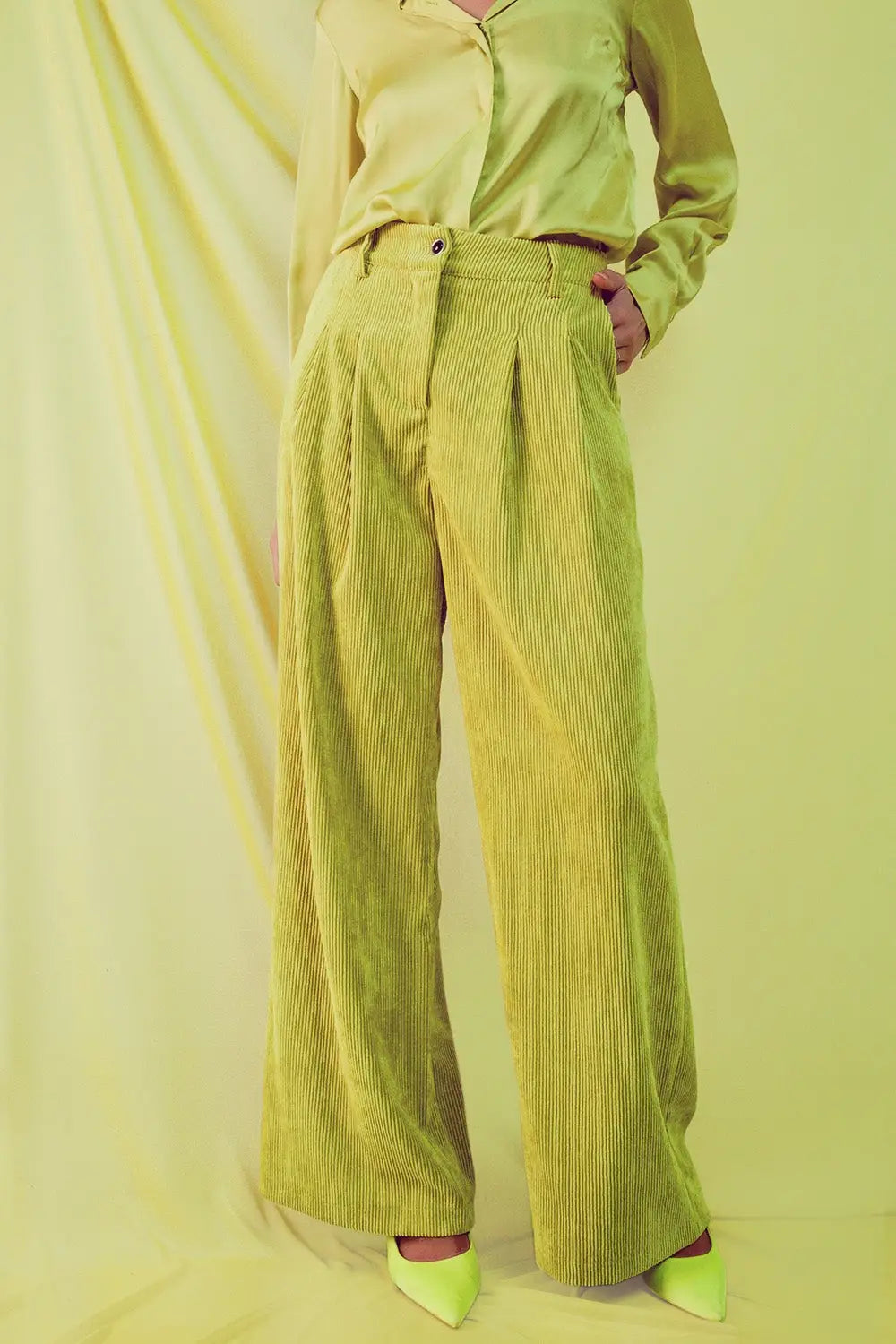 High rise straight leg pants in lime cord - Pants