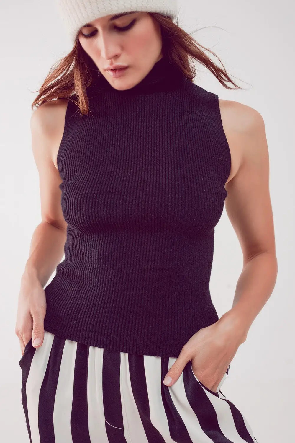 Knitted high neck top in black - Sweaters