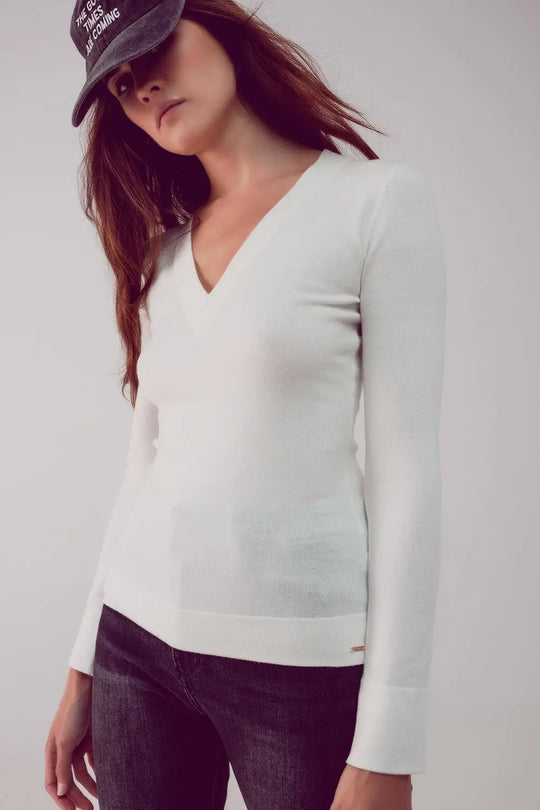 V neck fine knit jumper in cream - Sweaters