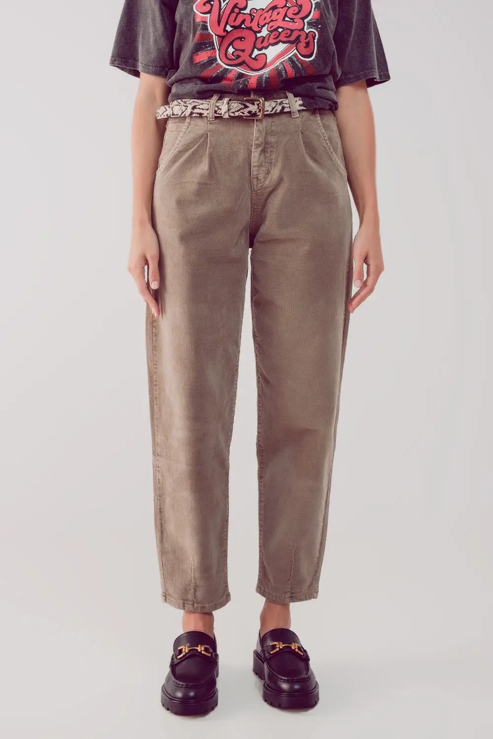 High rise slouchy mom pants in beige cord - Pants