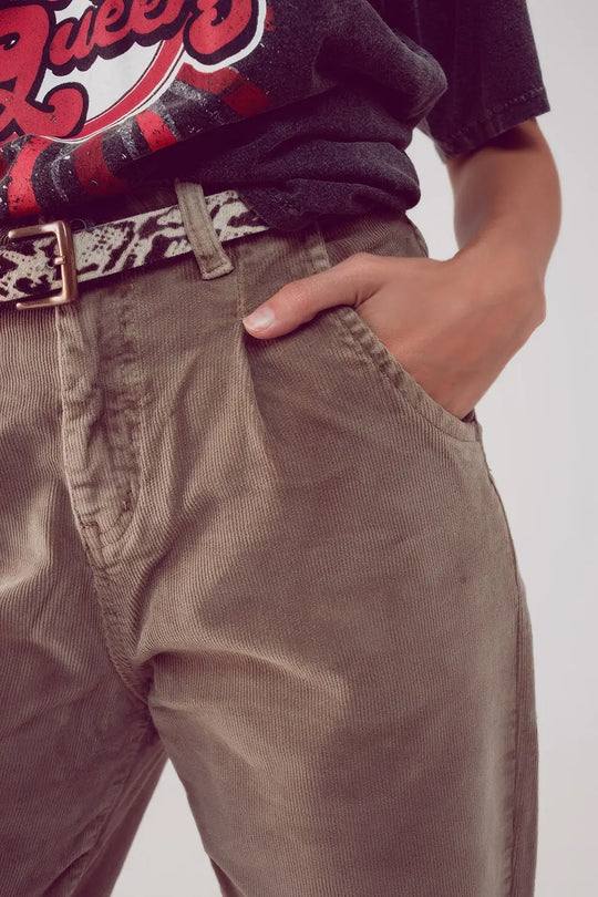 High rise slouchy mom pants in beige cord - Pants