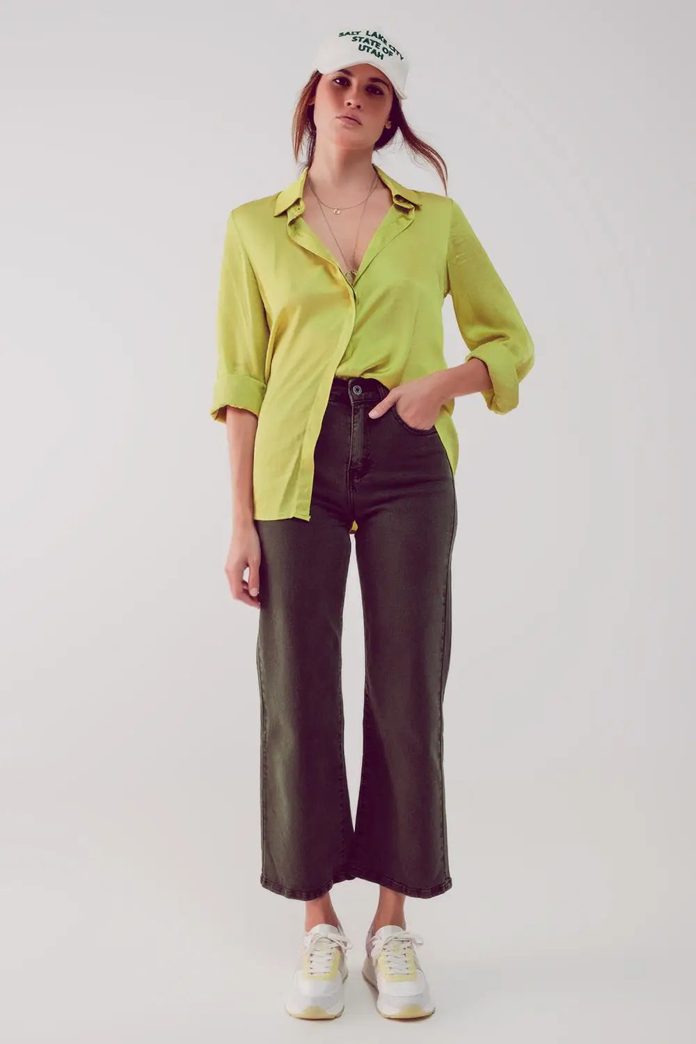 Cropped wide leg jeans in khaki - Colored Jeans