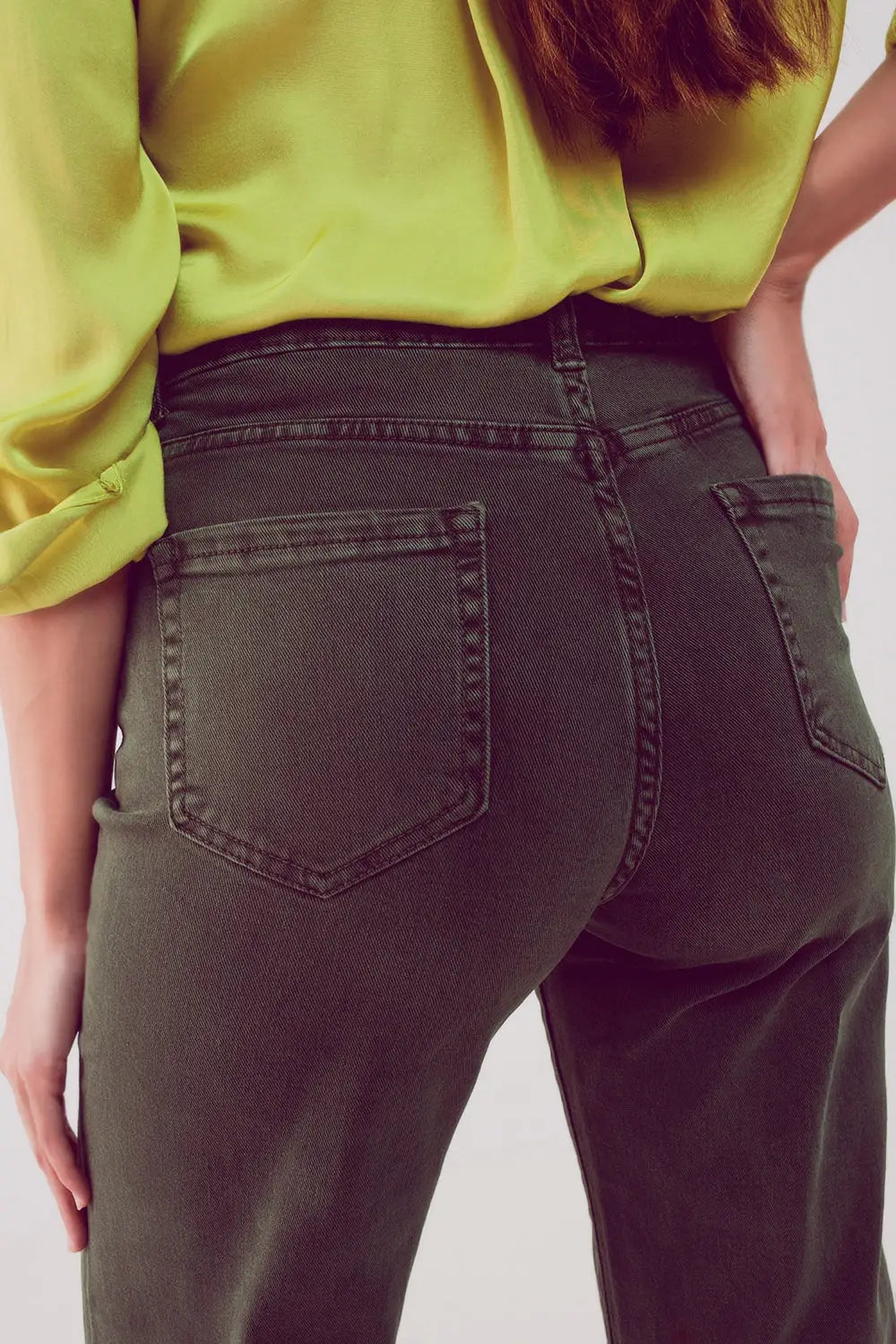Cropped wide leg jeans in khaki - Colored Jeans