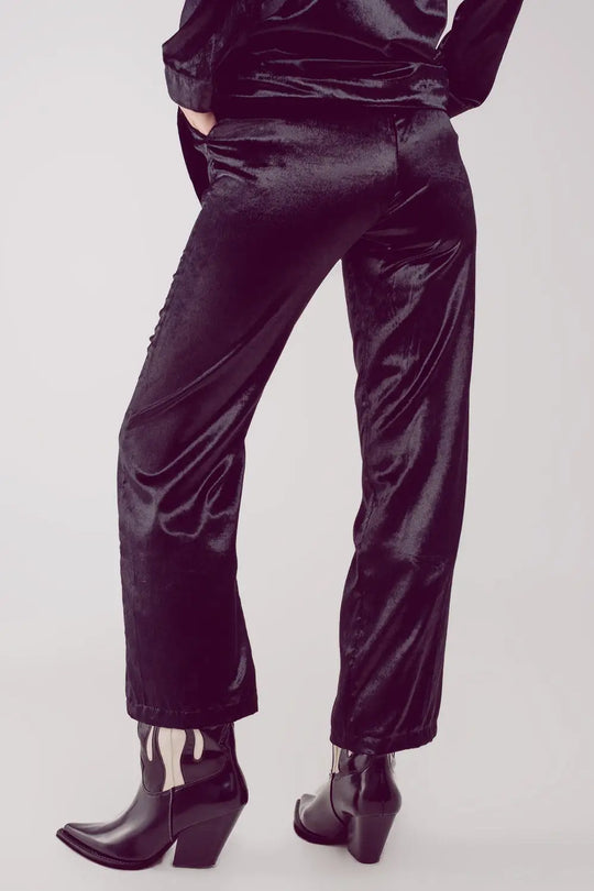 Straight leg velvet pants in black - Pants
