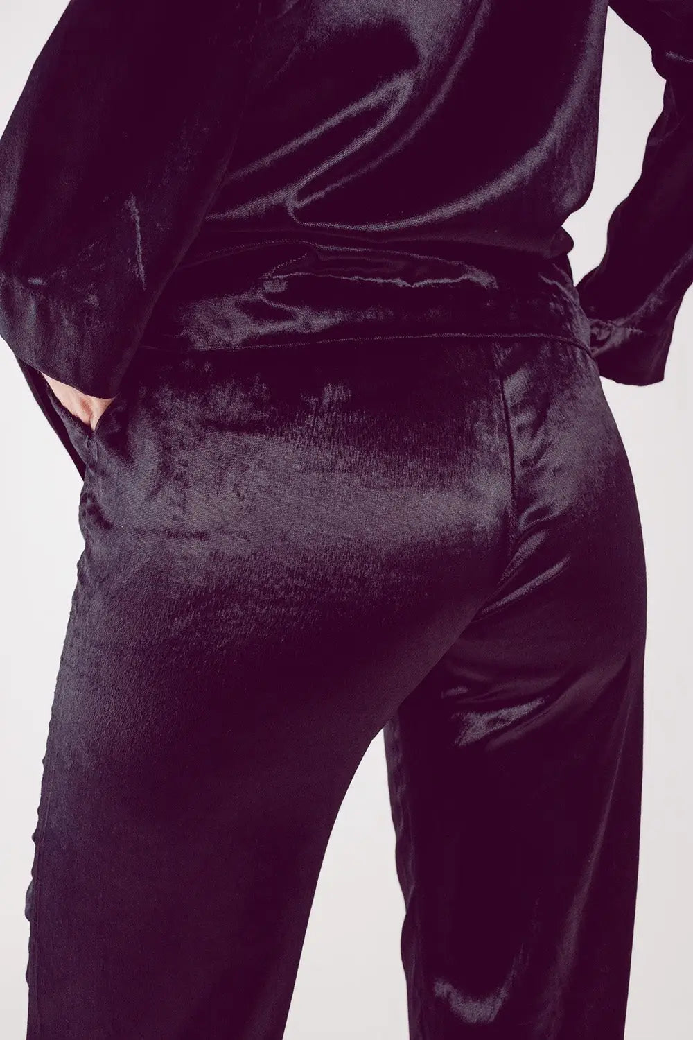 Straight leg velvet pants in black - Pants
