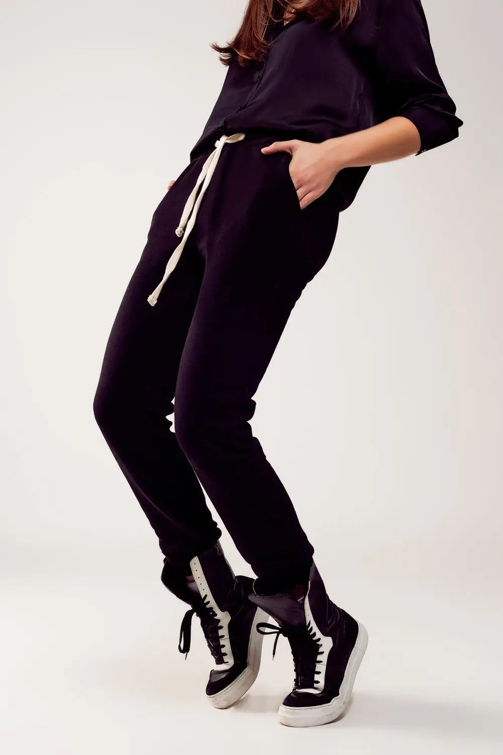 Cotton jogger in black - Pants