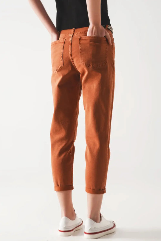 Cotton mid rise slouchy jean in rust - Colored Jeans