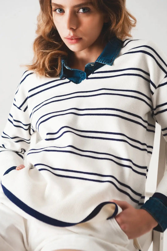 Sweater in white with navy stripe - Sweaters
