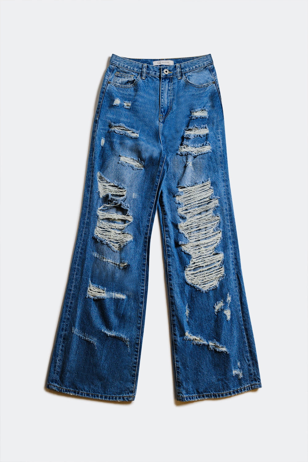 destroyed boyfriend jeans in blue