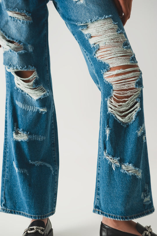 destroyed boyfriend jeans in blue