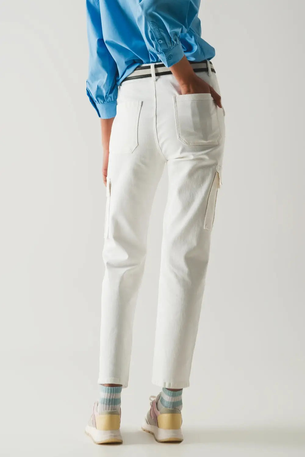 Relaxed cargo pants in white - Colored Jeans