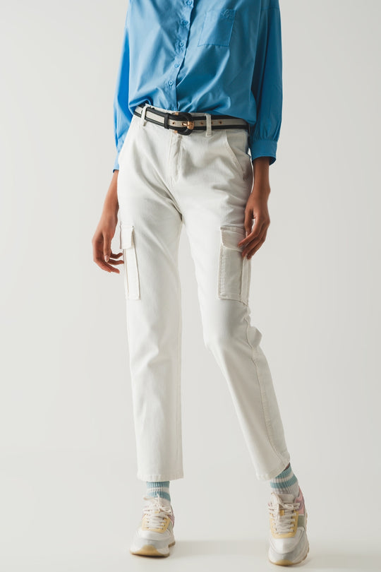 Relaxed cargo pants in white